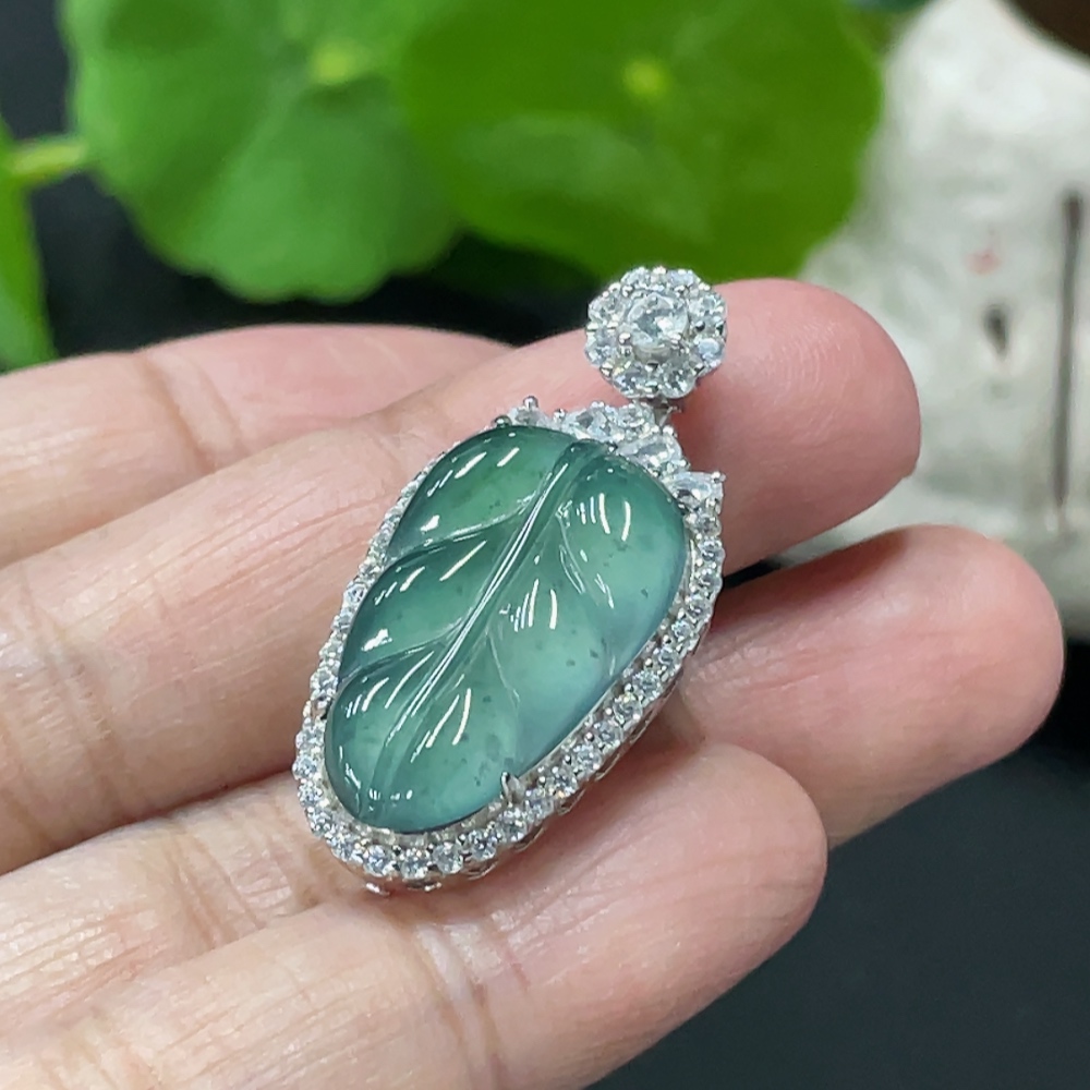 F35080367 Jadeite Leaf Inlay Pendant Non-Gold Inlay Total Weight Approx.6.48g