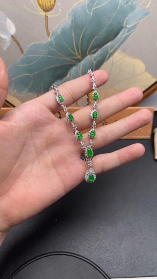 F17831518 Jadeite Gourd Inlaid Necklace 18k Gold Setting Total Weight Approx. 21.2g