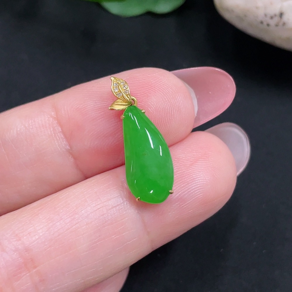 F34982852 Jadeite Inlaid Pendant 18K Gold Total Weight Approx. 1.1g (With Diamond Inlay)