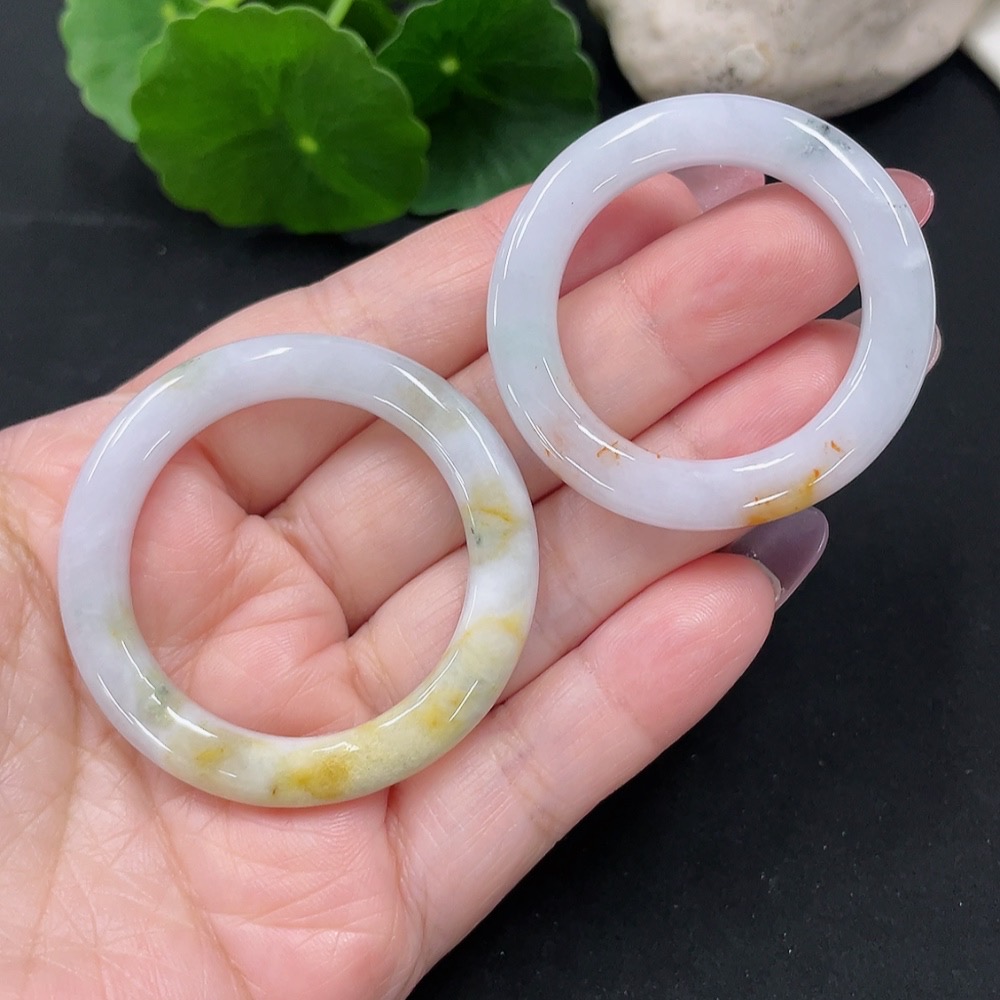 F34981914 Jadeite Peace Ring Pendant Sell as a Lot (yellow part color origin undetermined)