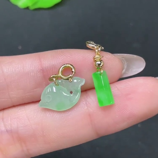 F35105347 Jadeite Inlaid Pendant Non-Gold