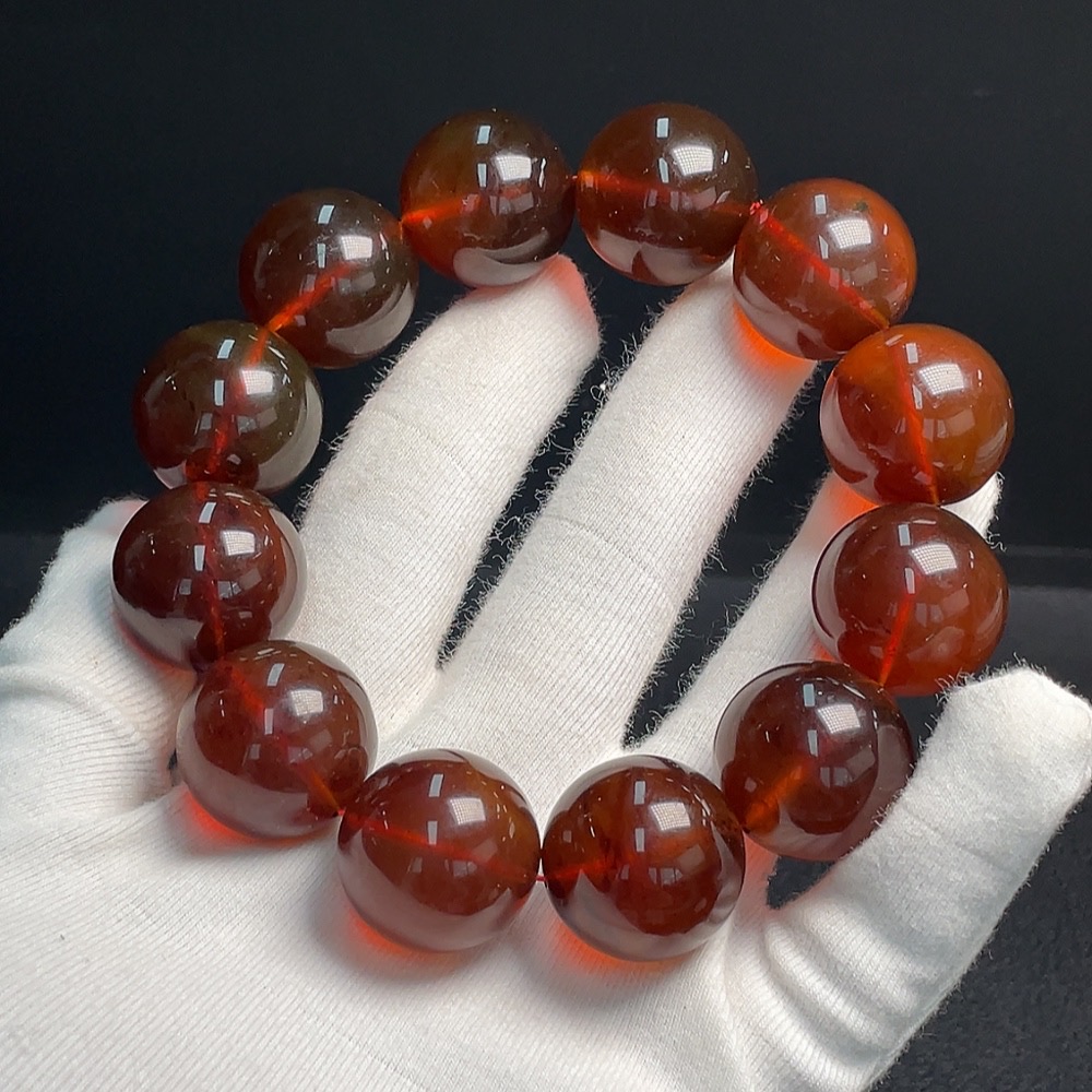 C30511661 Amber and Beeswax Bracelet, Approx. 21.4mm in Size, Total Weight Approx. 62.92g