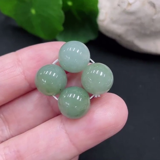 F35129138 Jadeite Round Beads Sell as a Lot