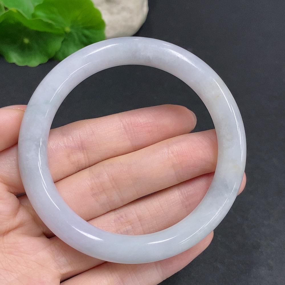 F34077177 Jadeite Round Bangle Total Weight Approximately 46g Size 56.8 Contains A Small Amount Of Colored Polishing Powder