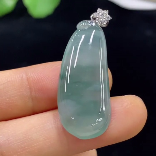 F34025467 Jadeite Blessing Melon Pendant 18k Non-Diamond Total Weight Approx. 5.62g
