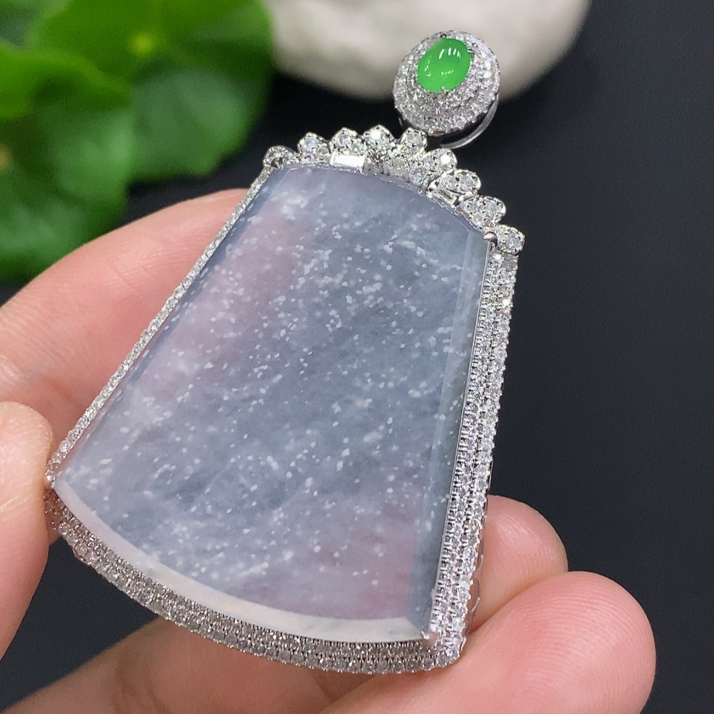 F34051109 Jadeite Plain Pendant with 18K Gold and Diamond Accents, Total Weight Approx. 9.6g