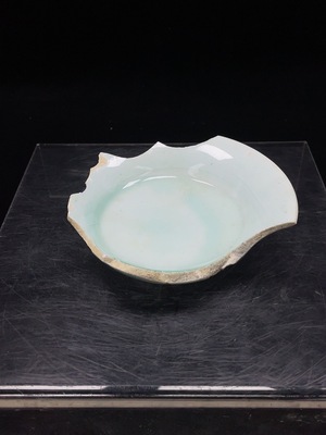 W33936475 Ceramic shard, shadow blue-glazed ceramic shard (subject to actual item)