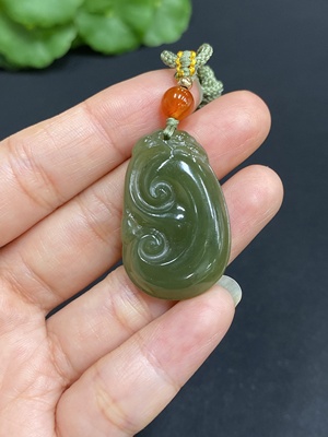 H34015337 Hetian Jade Pendant Ruyi