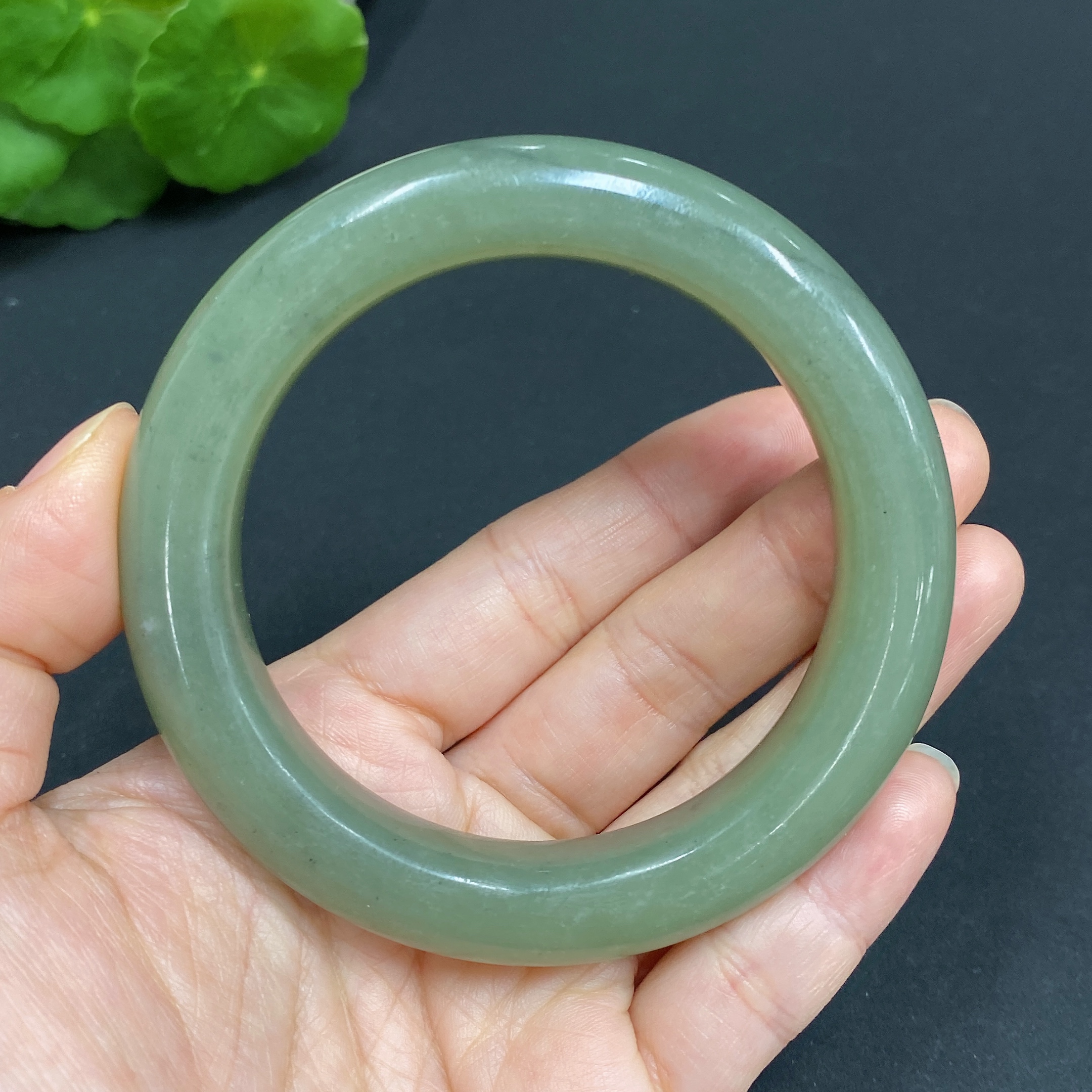 H29366309 Hetian Jade Round Bracelet  Size 56.6  Total Weight Approx. 71.1g