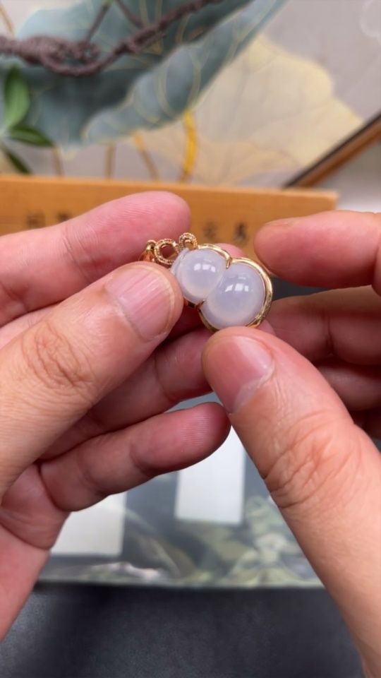 F32735084 Jadeite Gourd Pendant 18K Gold Total Weight Approx. 5.4g (With Diamond Accents)