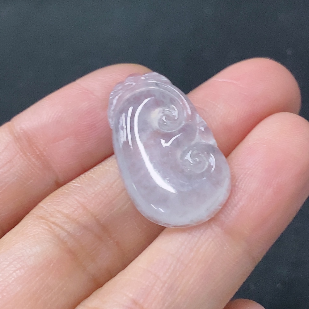 F31587504 JadeitePendant Ruyi