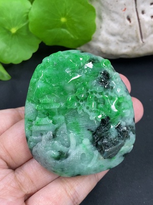 F46495536 翡翠山水牌挂件 货品总重约75.39g 含其它矿物成分