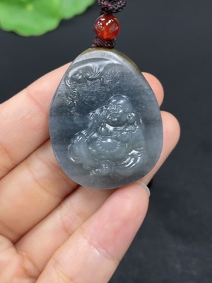 H46558822 和田玉挂件    佛公   货品总重约（含绳）18.1g    皮色成因未定    配珠非和田玉