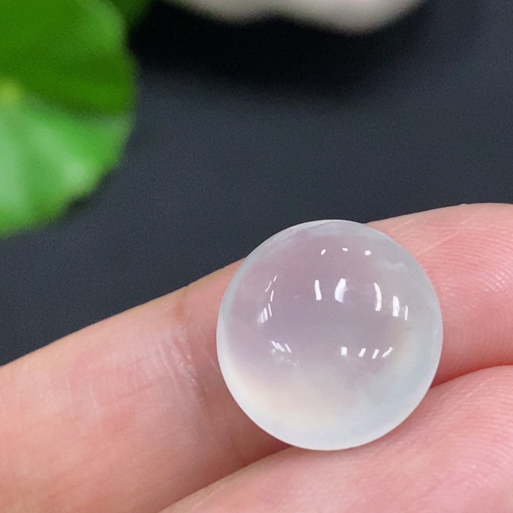 F30568911 Jadeite Cabochon Total weight approx. 1.8g