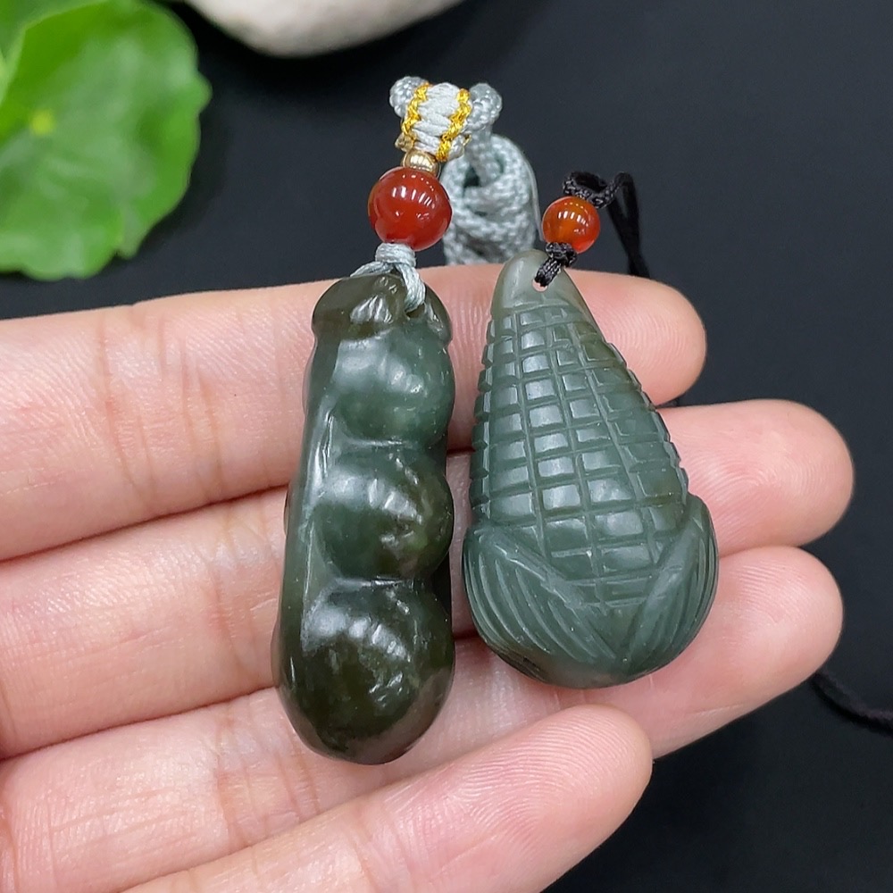 H27170281 Hetian Jade Pendant Corn + Lucky Bean
