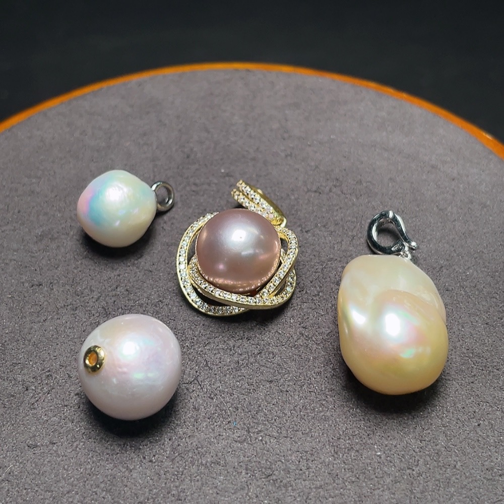 C34048271 Pearl Pendant Non-Gold Total Weight Approx. 18.3g Sell as a Lot