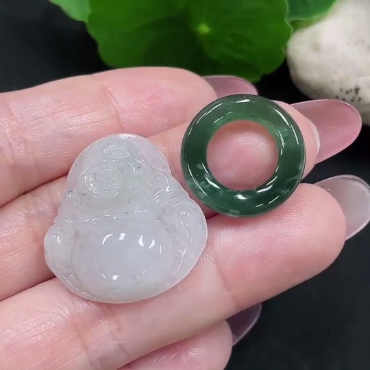 F34982924 Jadeite Pendant Sell as a Lot