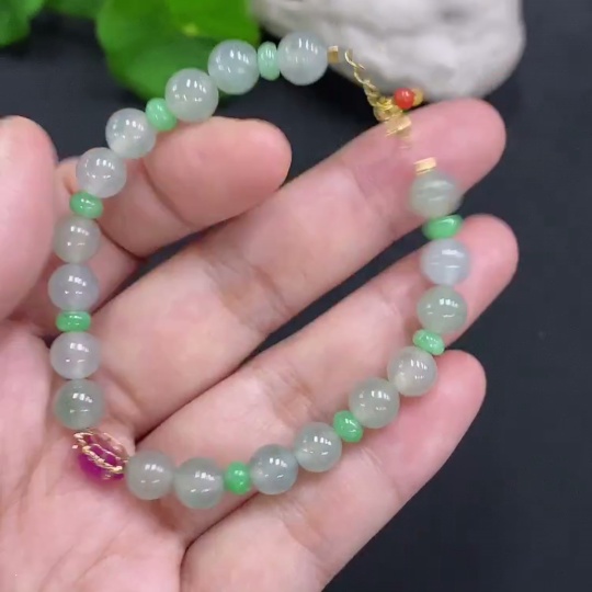 F31622252 JadeiteBead Necklace, approx. 6.7mm (18K Gold), total weight approx. 12.5g (color origin undetermined) (matching beads not Grade A)