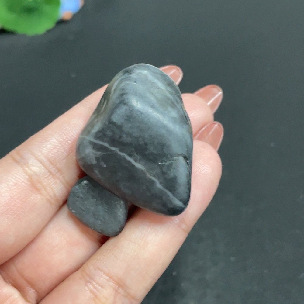 H34010663 Hetian Jade, undetermined origin of the skin color, containing other mineral components, total weight approximately 36.1g