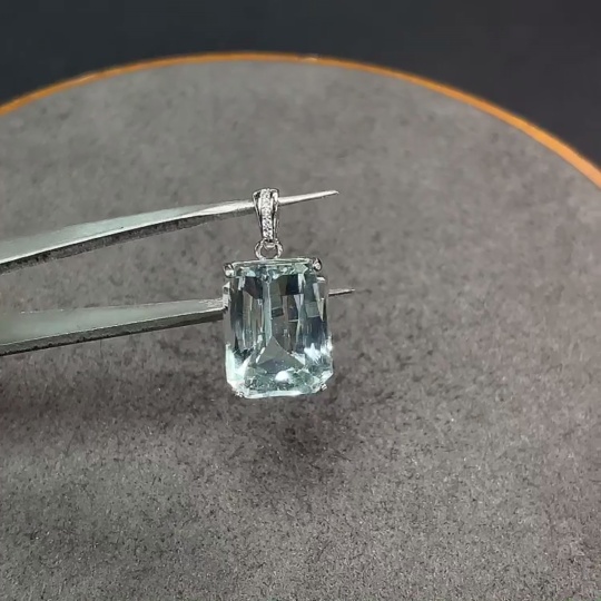 C34038121 Aquamarine Pendant Non-Gold Total Weight Approx. 2.82g