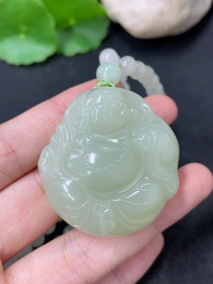 H46575240 和田玉挂件   佛公   货品总重约（含链）84.1g    配珠非和田玉