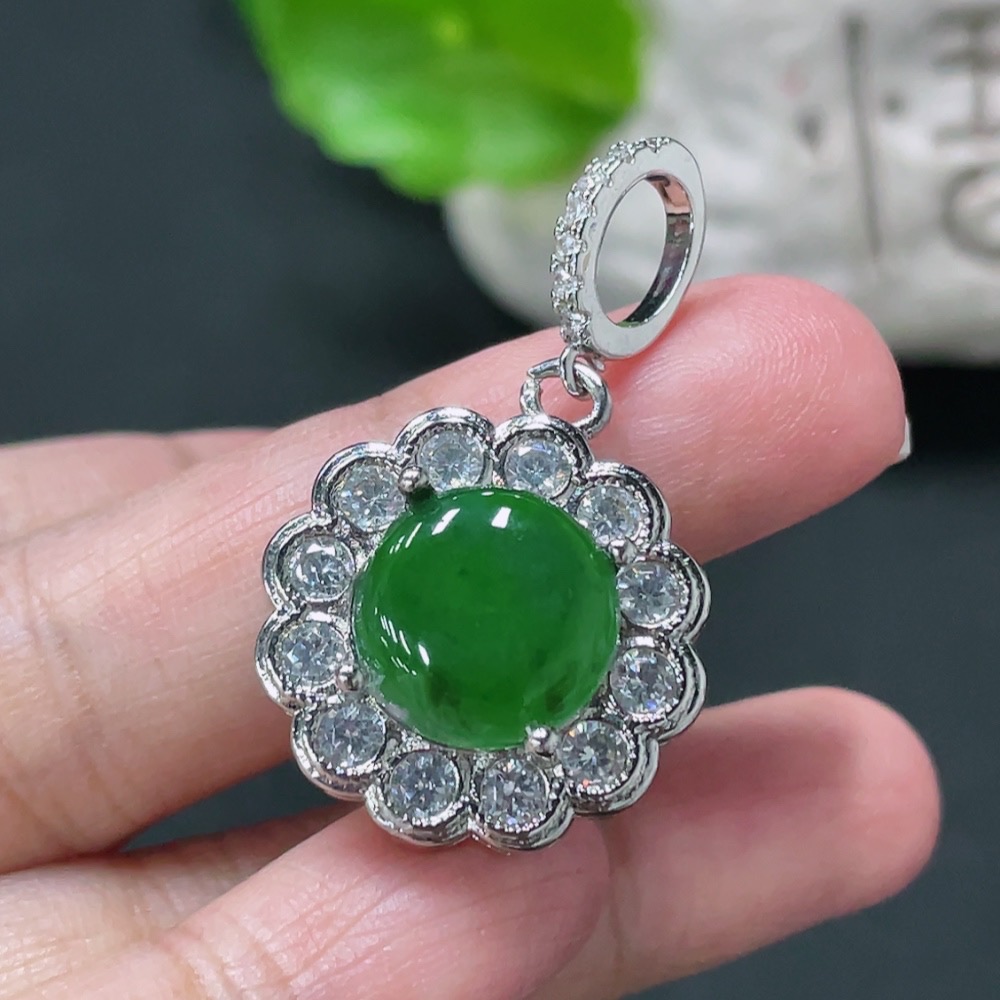 F33935641 Jadeite Inlaid Pendant Non-Gold Total Weight Approx. 6.24g