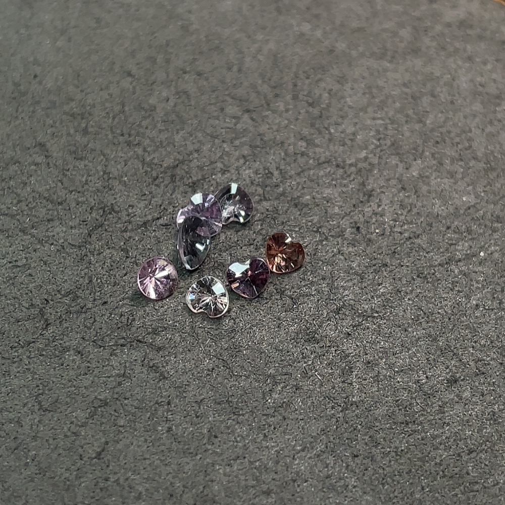 C34038723 Spinel loose stone Total weight approx. 2.07ct Sell as a Lot