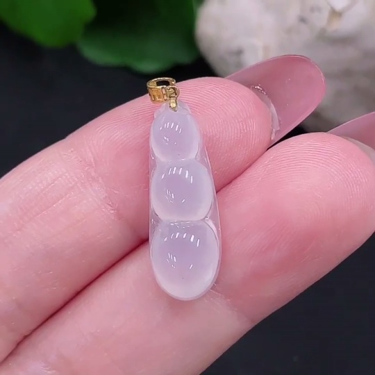 F34012260 Jadeite Lucky Bean Pendant 18K Gold Total Weight Approx. 1.2g