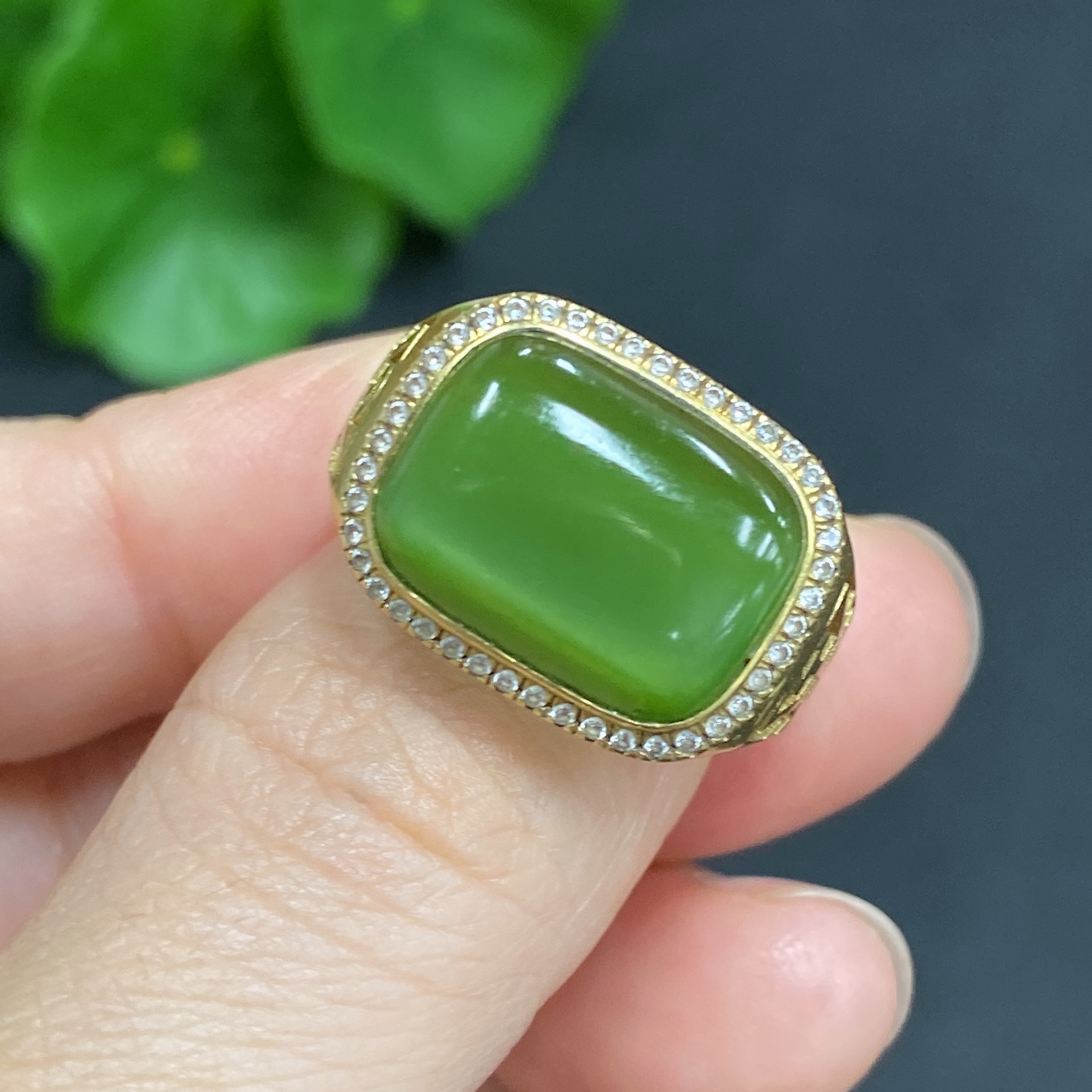 H22506875 Hetian Jade Inlaid Ring 18k Gold Size 16 (With Rubber Pad) Total Weight Approx. 4.5g