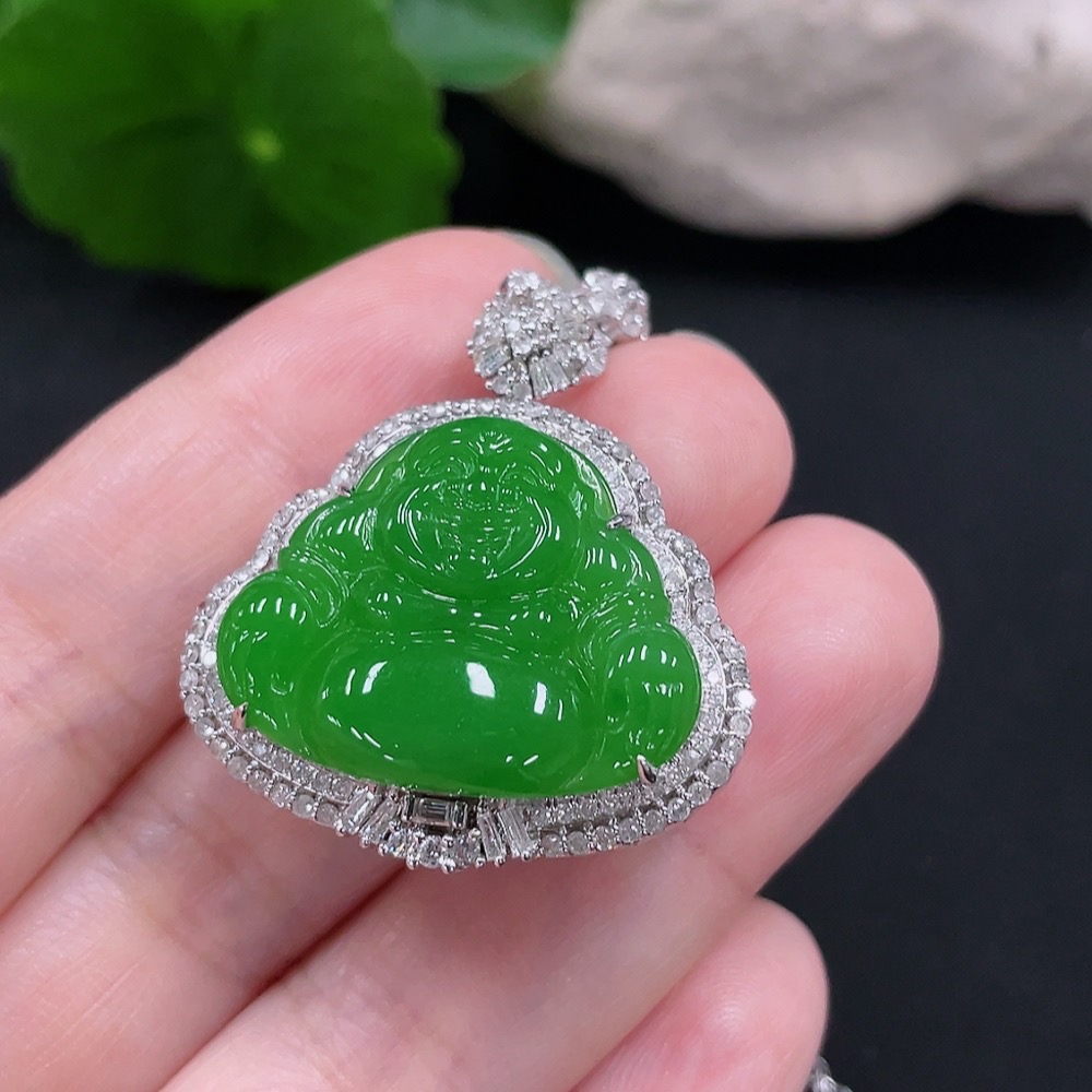 F30453075 Jadeite Buddha Inlaid Pendant 18K Gold Total Weight Approx. 21.6g (Including Chain)