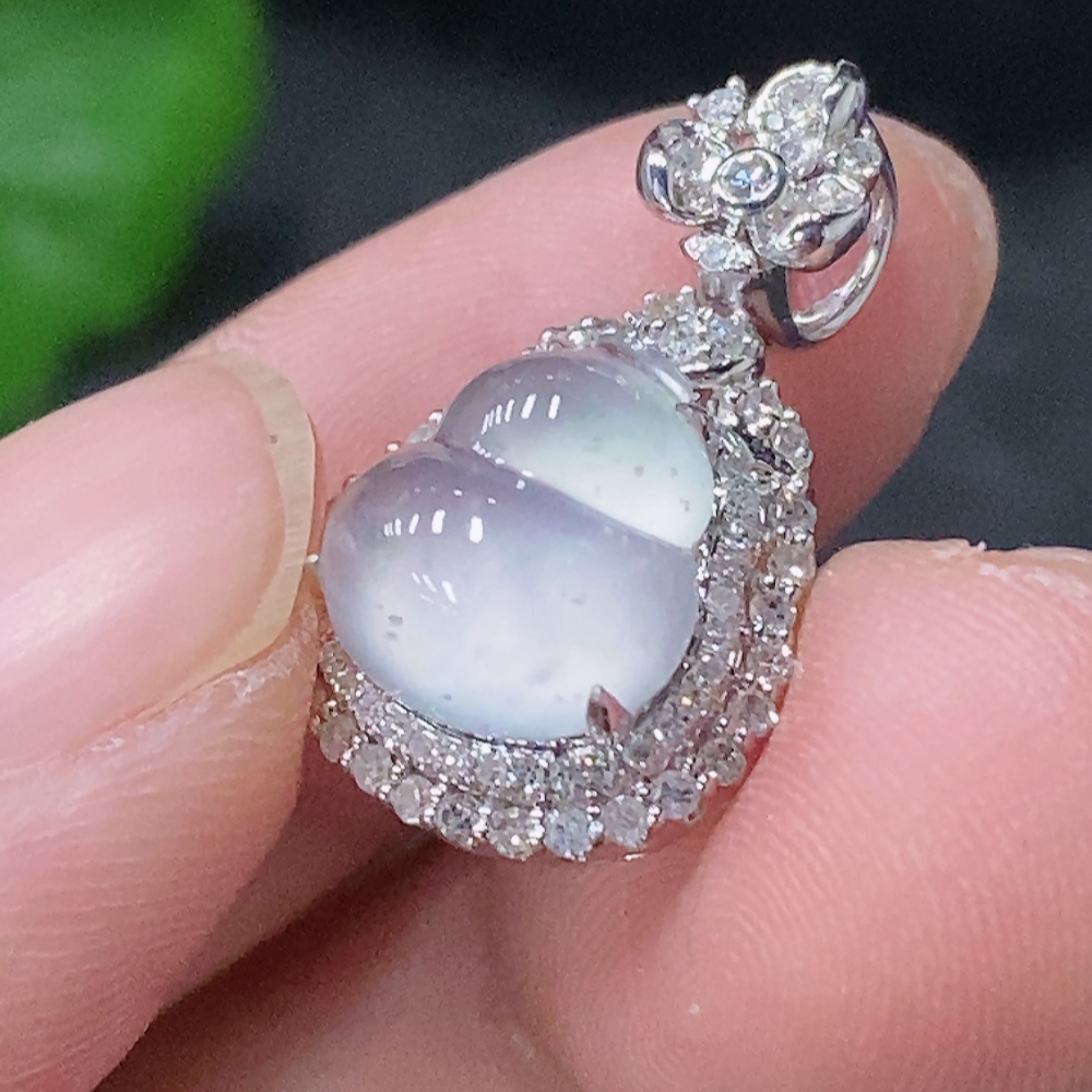 F32800255 Jadeite Inlaid Calabash Pendant with 18K Gold and Diamond Accents, Total Weight Approx. 2.358g