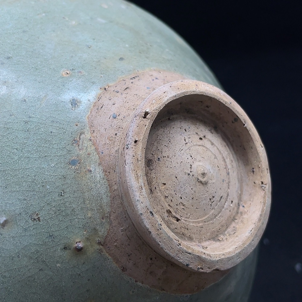W32765736 Porcelain, intact, celadon conical bowl (subject to the actual item)