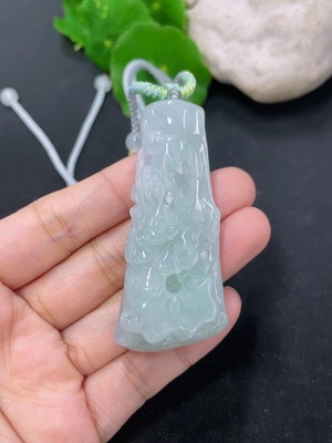 F46550985 翡翠挂件花鸟牌 货品总约重 含绳36.43g