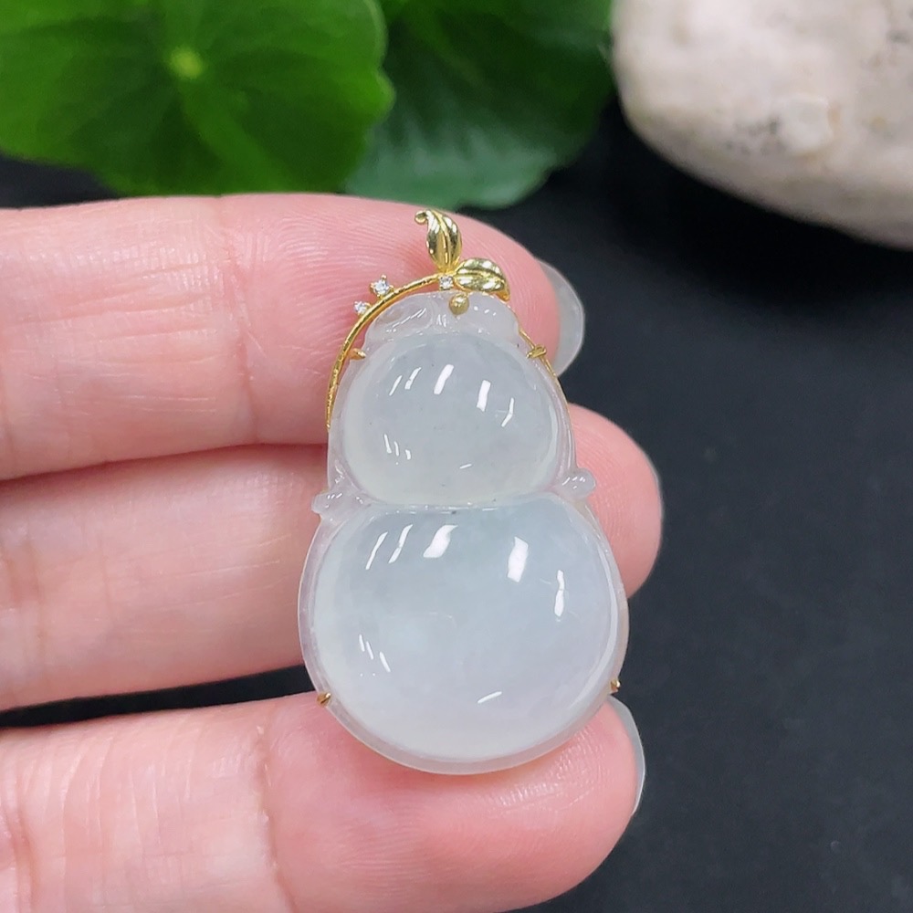 F31627061 Jadeite Gourd Pendant 18K Gold Total Weight Approx. 5.1g