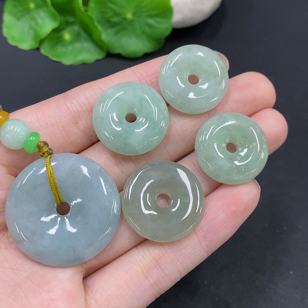 F28190712 JadeitePendant