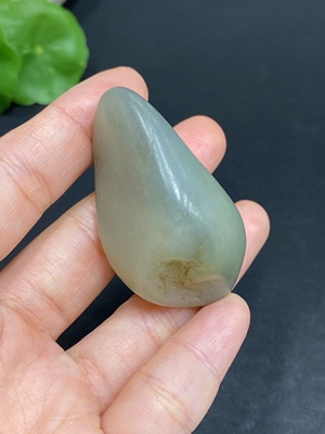 H31666978 Hetian Jade Total weight approx. 41g Undetermined skin color origin