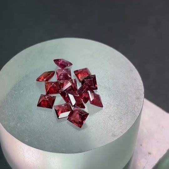 C34950122 Garnet Loose Stones Total Weight Approx.6.44ct Sell as a Lot