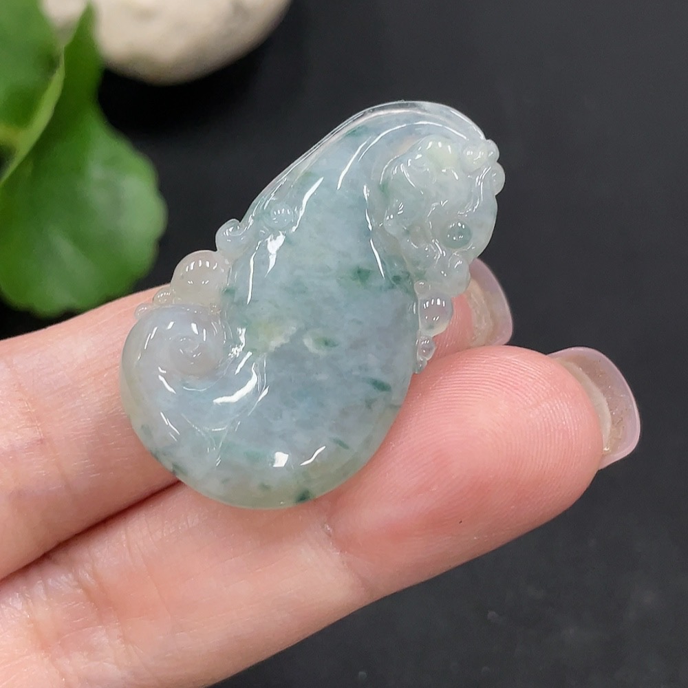 F20281237 Jadeite Fushou pendant Total weight: 8.590g
