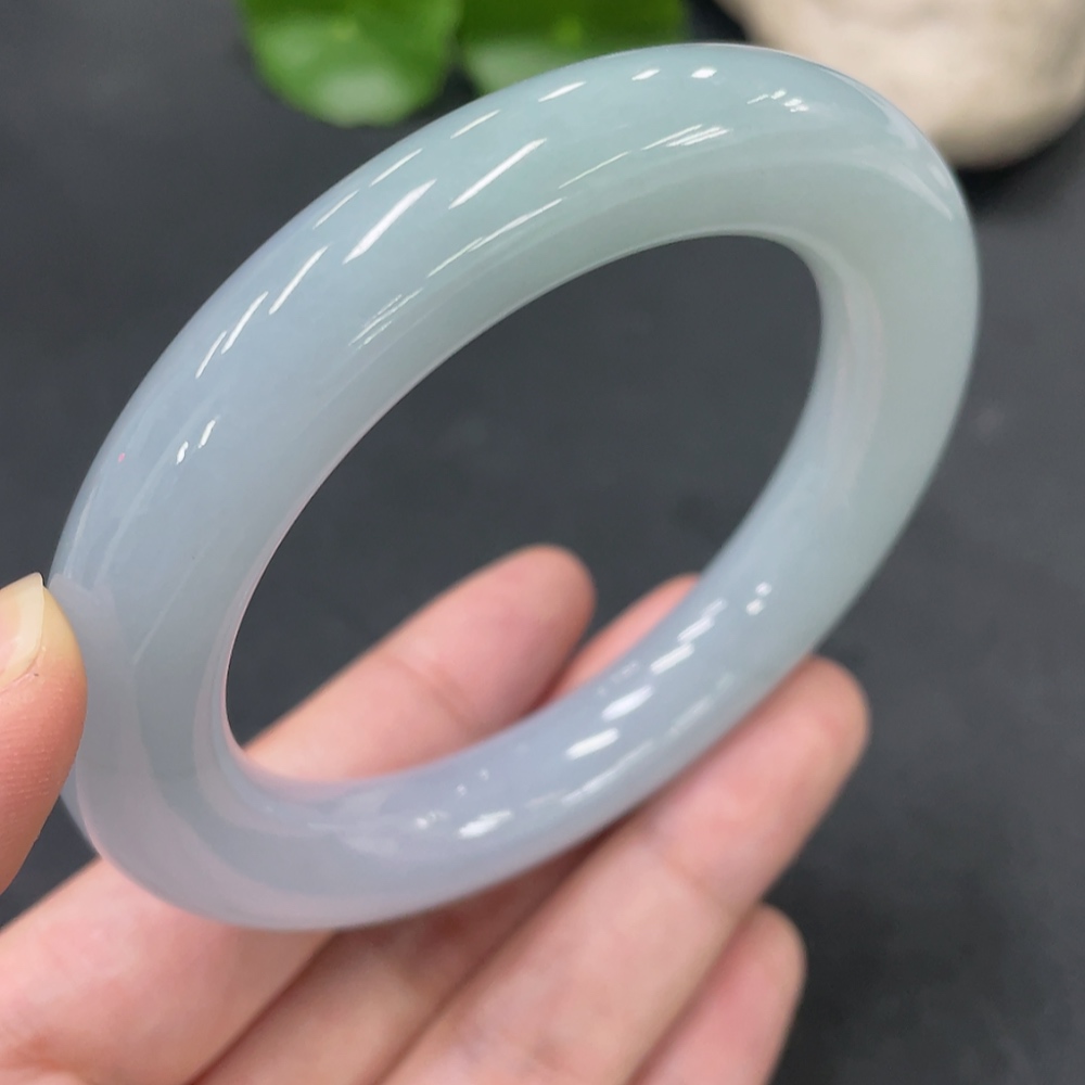 F21382827 Jadeite Round Bangle Size 56.5 Total Weight 82.885g