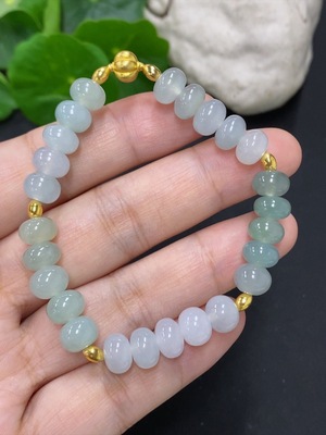 F42955484 翡翠手串  卡8mm左右 无印记，测金含量18K 货品总重约17.2克
