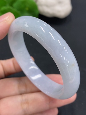 F30552912 Jadeite Imperial Concubine Bangle Size 52/46.4 Total Weight Approx. 42g
