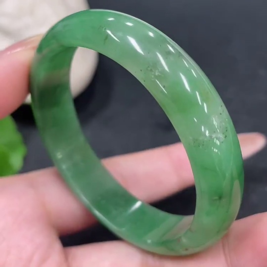 H32705161 African Emerald (Dulong Jade)