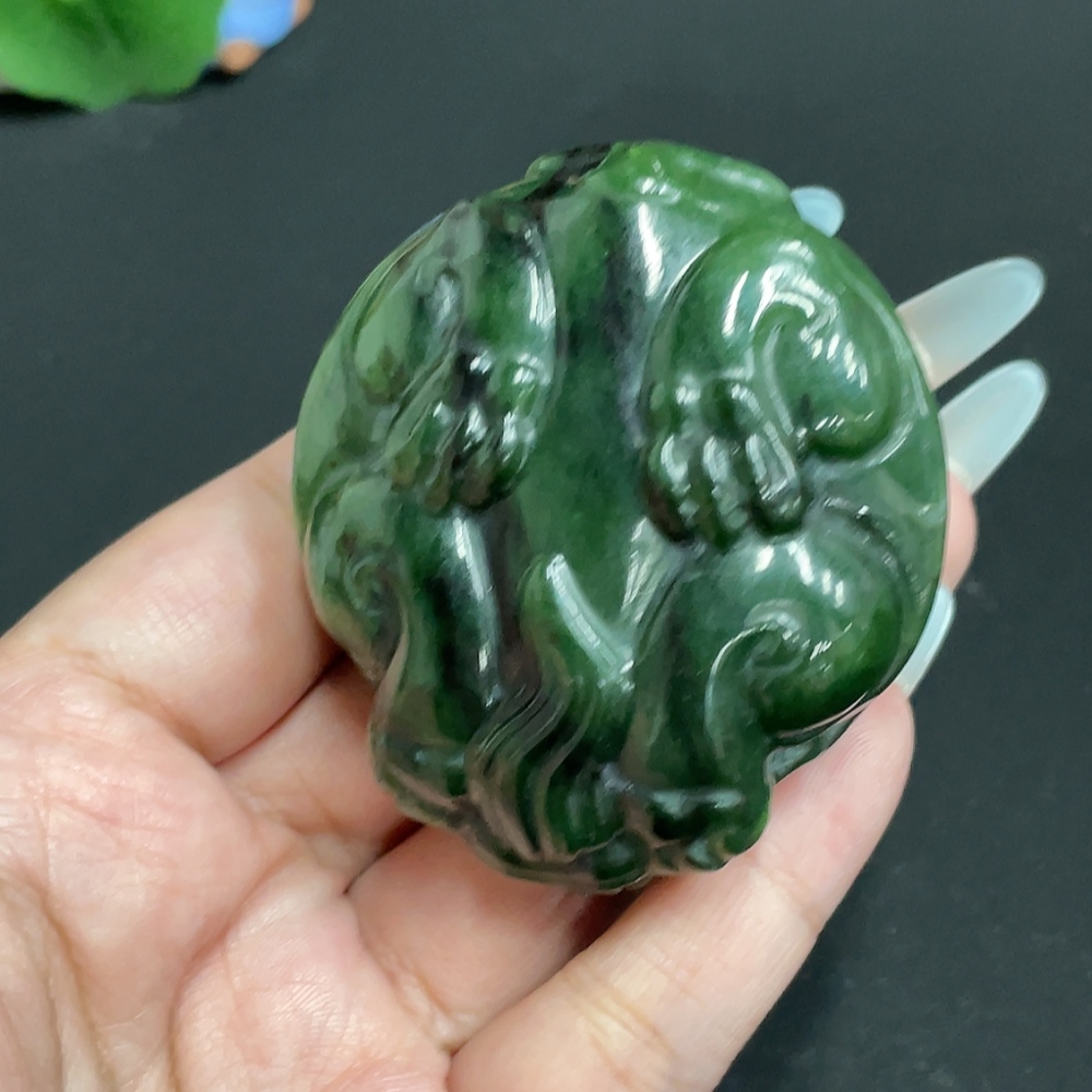 H31634372 Hetian Jade Handheld Carving - Dragon Turtle