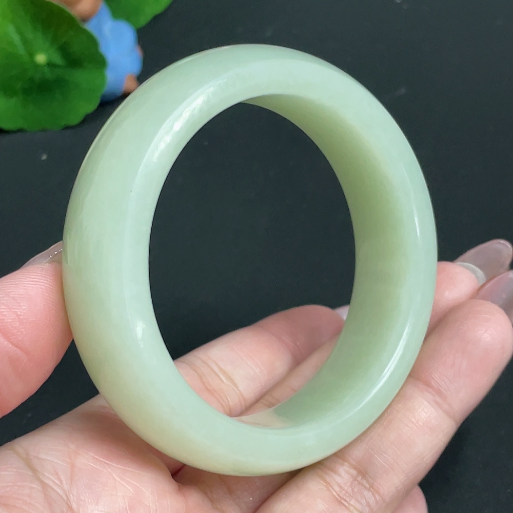 H26000114 Hetian Jade Round Bracelet Size 56.2 Total Weight Approx. 84.3g