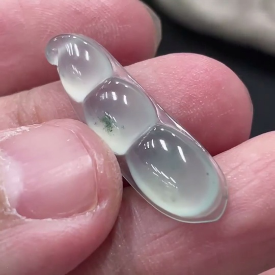 F32754771 Jadeite Auspicious Bean Inlay Piece