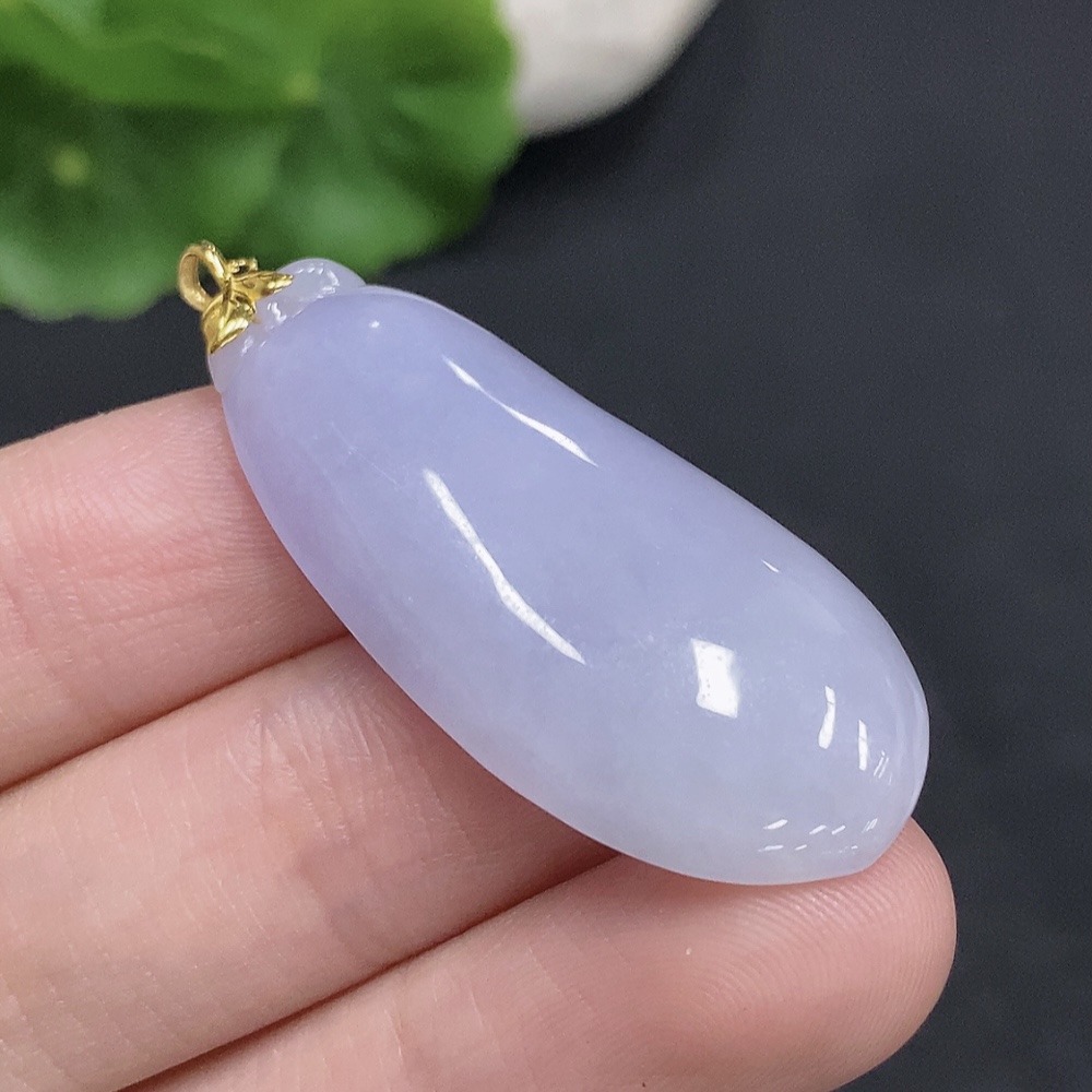 F33830516 Jadeite Fu Gua Pendant with 18K Gold Bail, Total Weight Approx. 8.1g