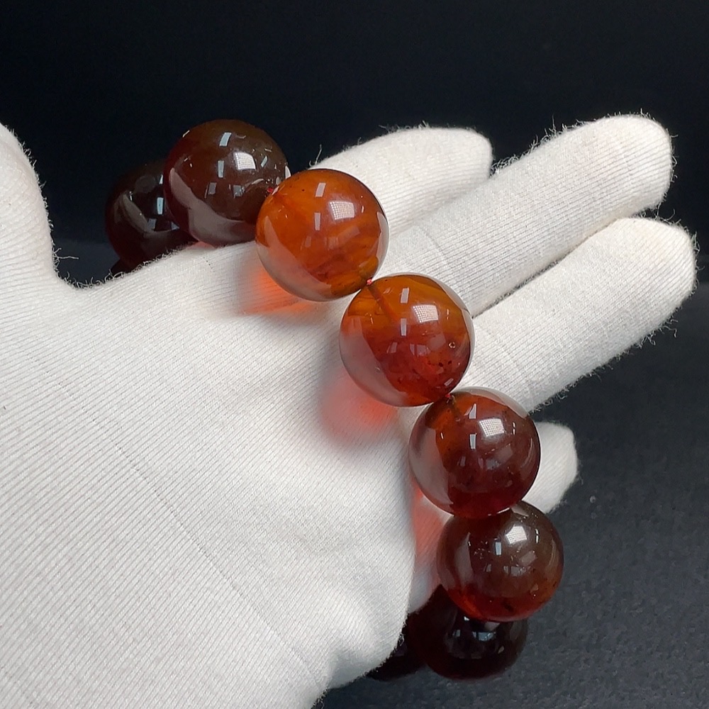 C30511661 Amber and Beeswax Bracelet, Approx. 21.4mm in Size, Total Weight Approx. 62.92g
