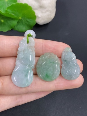 F42955922 翡翠挂件一手走