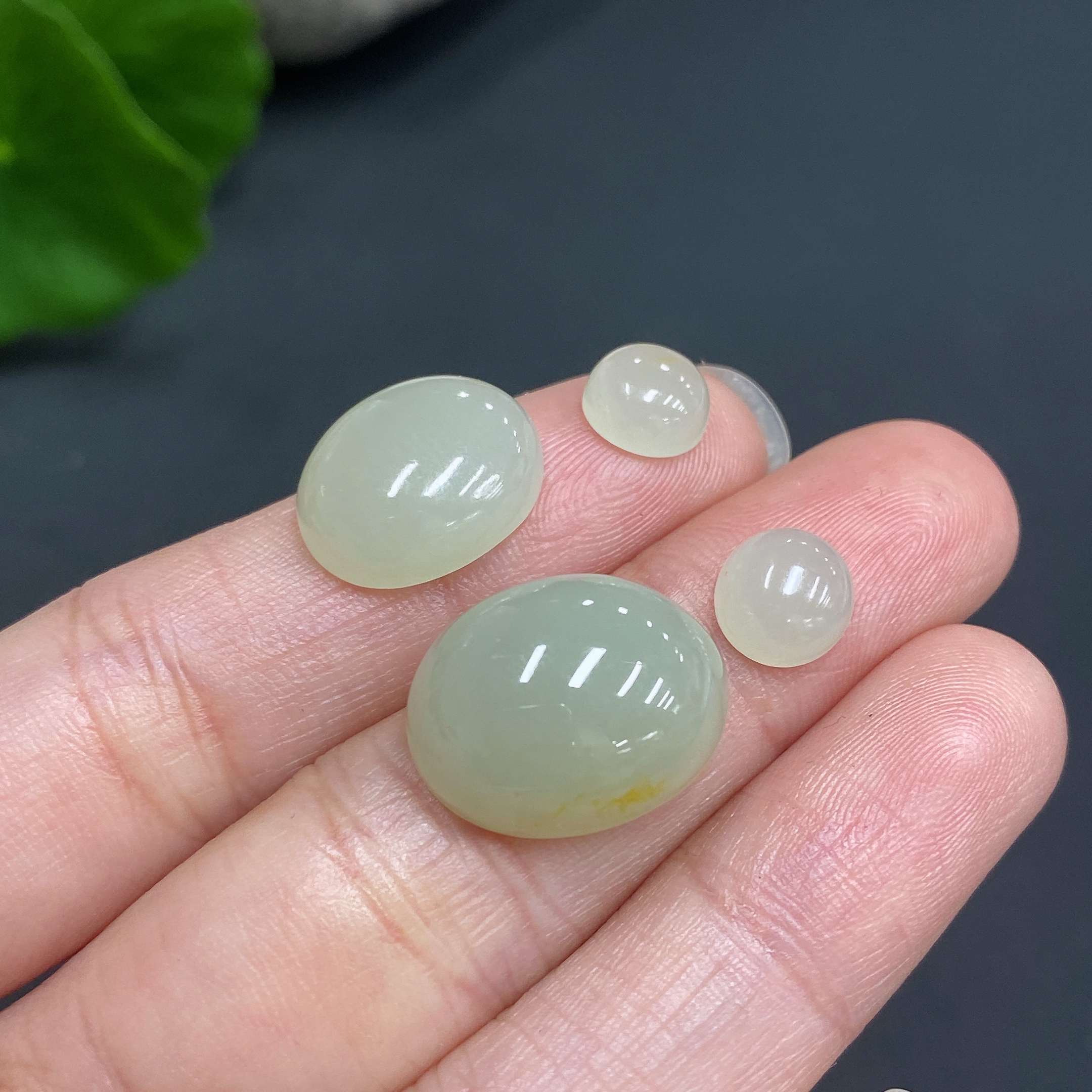H16784404 Hetian Jade Egg Pendant, Total Weight Approx. 4.8g