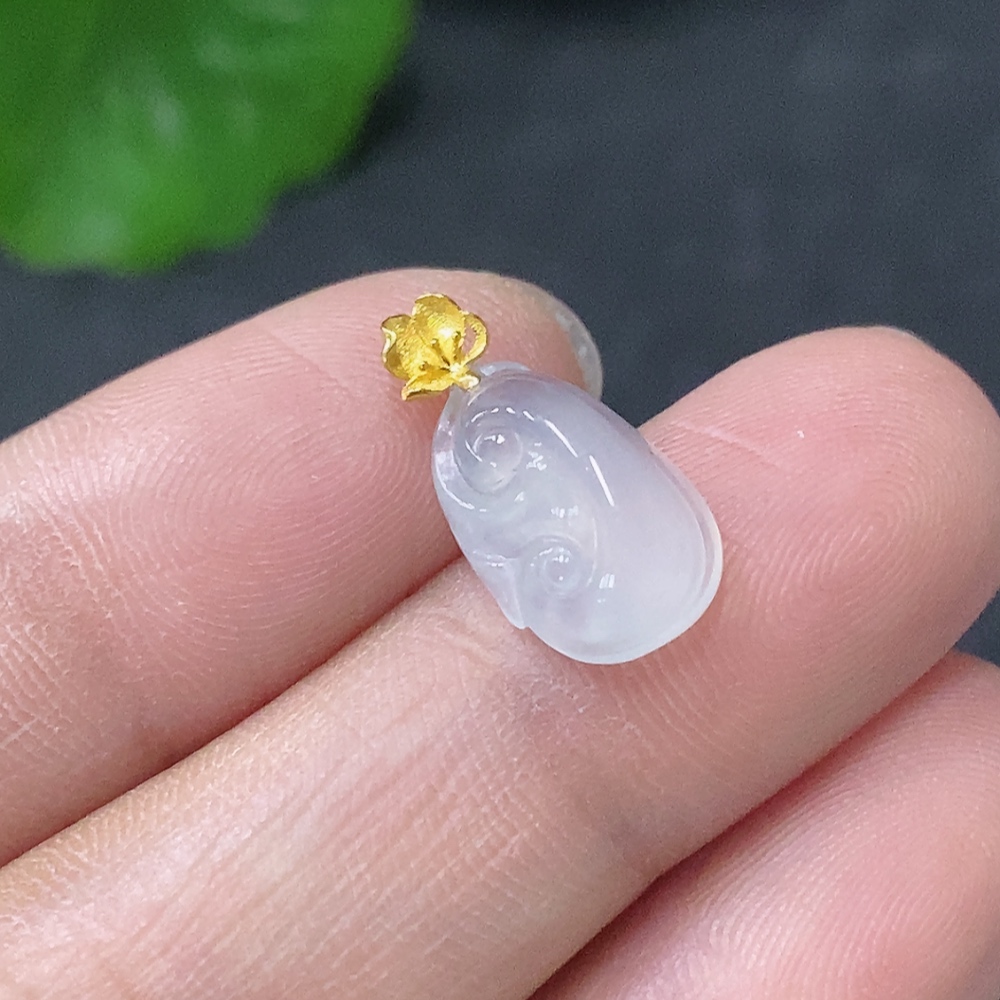 F34953688 Jadeite Ruyi Pendant with 18k Gold Clasp, Total Weight Approx. 0.77g